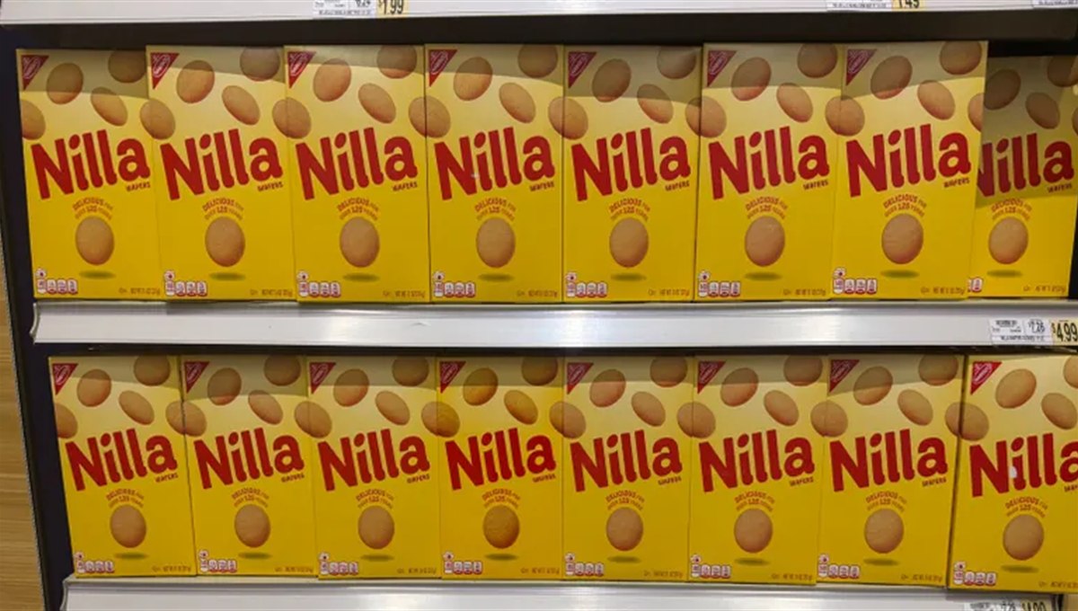 Nilla Wafers boxes on a supermarket shelf